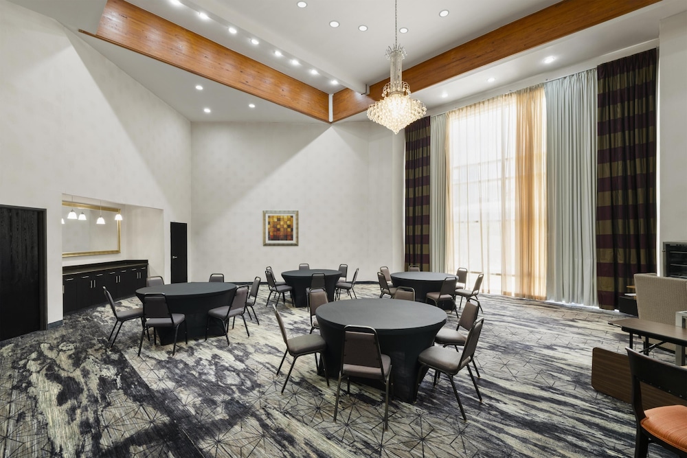 Holiday Inn Express Hotel And Suites Houston Downtown Convention Center 61/72