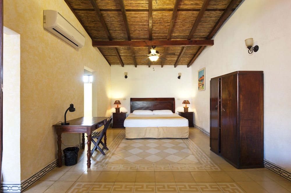 Casa del Consulado 23/56