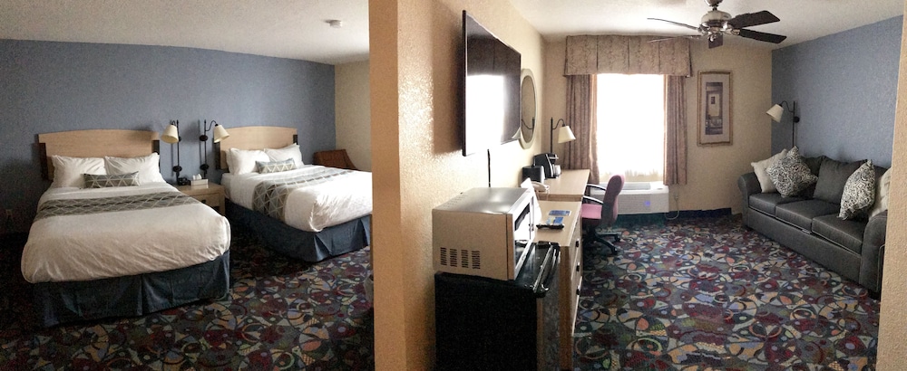Baymont By Wyndham Stevens Point 24/32