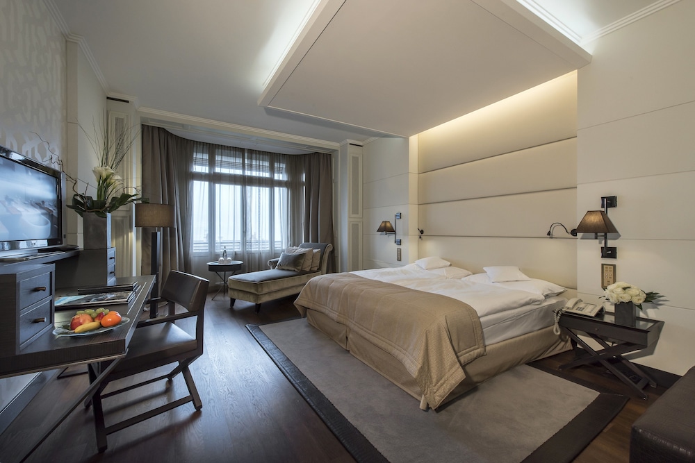 Lake, Deluxe, King Bed