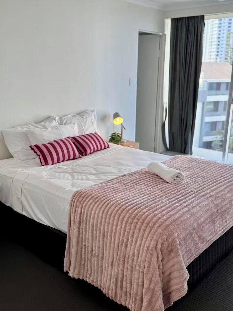 2 BEDROOMS, APARTMENT, OCEAN VIEW