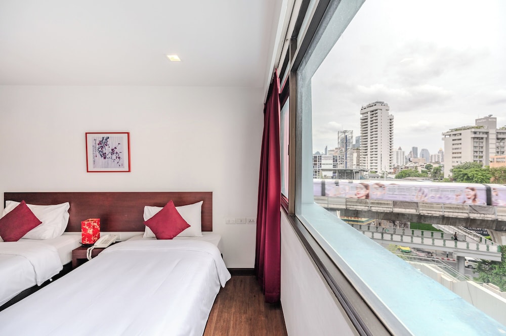 Ruamchitt Plaza Hotel 17/59
