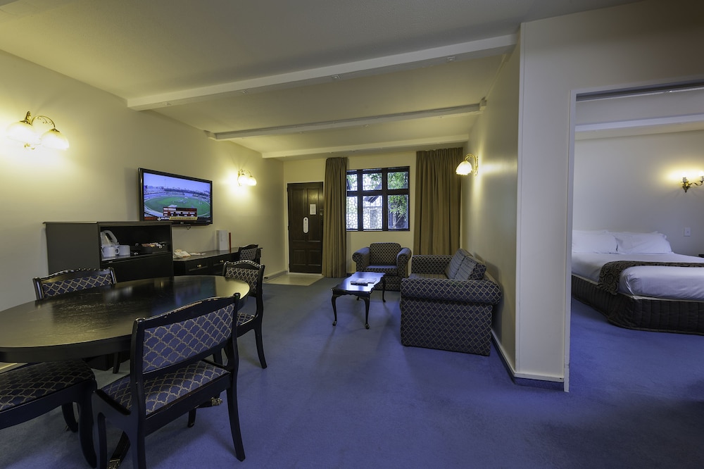 Scenic Hotel Cotswold 45/69