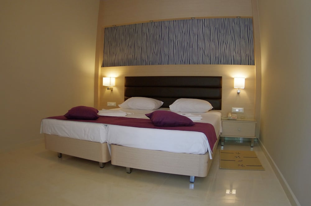 Eleftheria Hotel 13/42