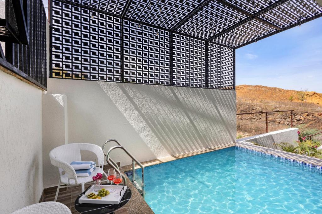 ELIVAAS Shourya Villa Athena 3-BHK Villa With Swimming Pool & Terrace 11/17