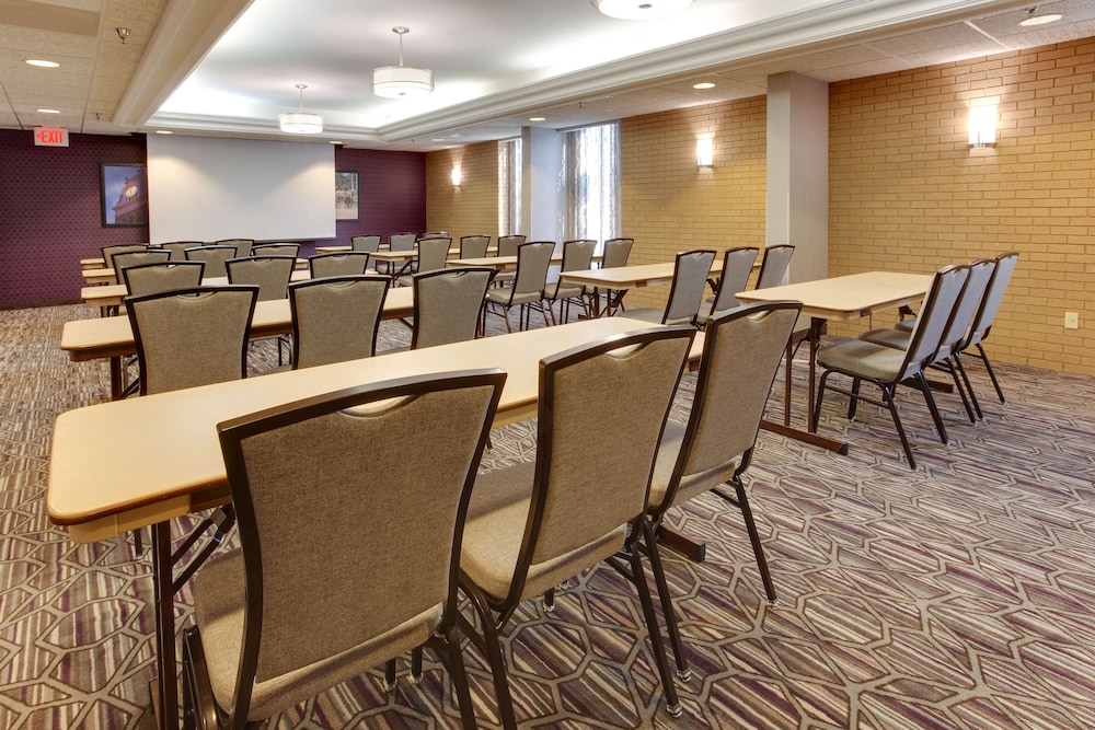 Drury Inn and Suites Louisville East 35/40