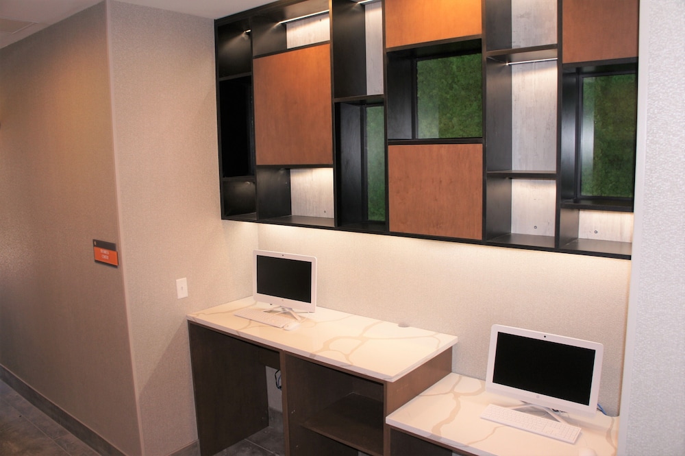 La Quinta Inn & Suites By Wyndham Marysville 52/57