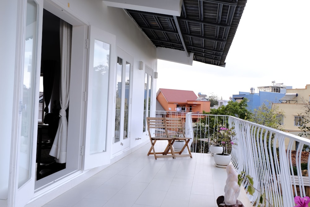 Lu Tan Villa 35/72