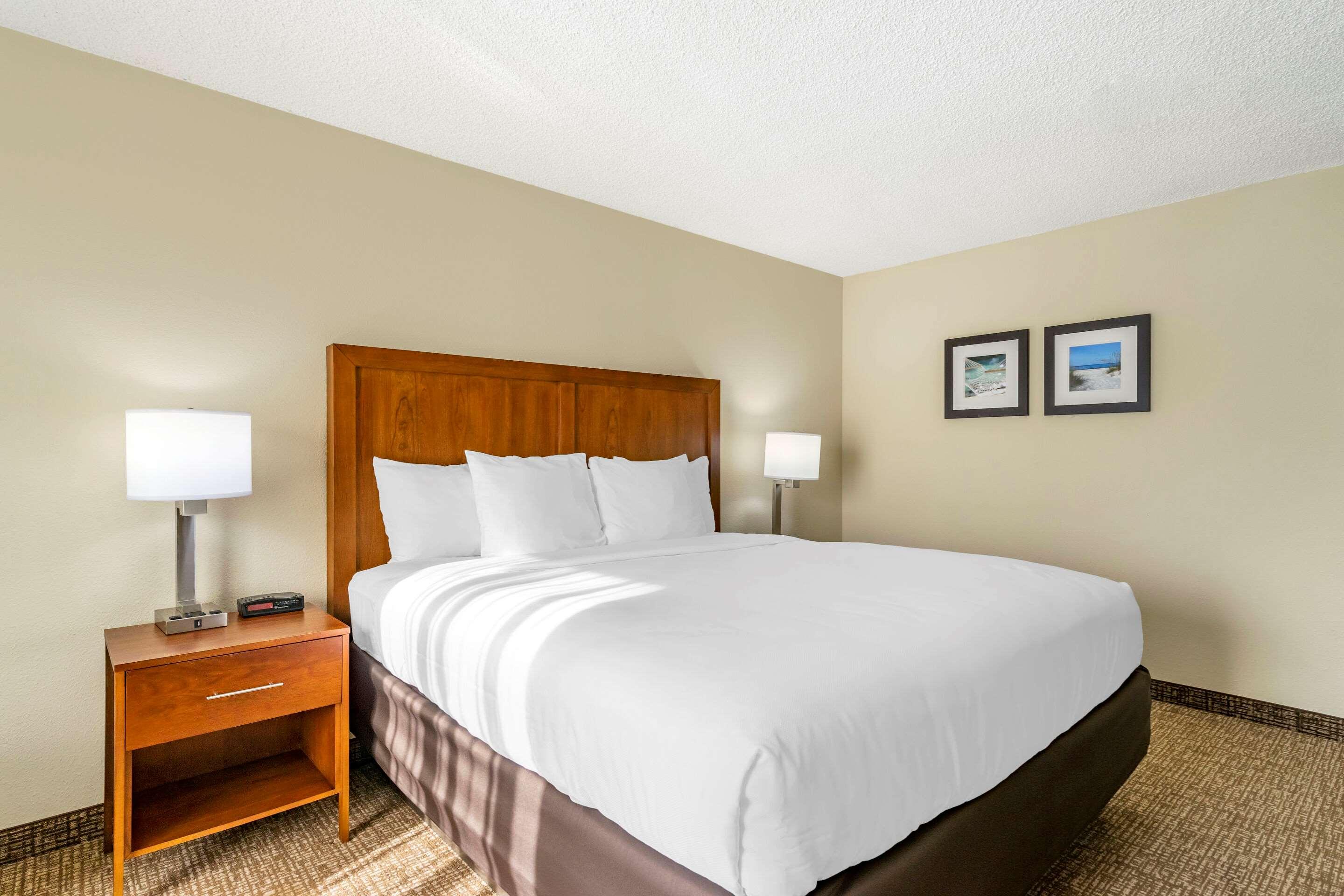 UPGRADE, SUITE, KING BED