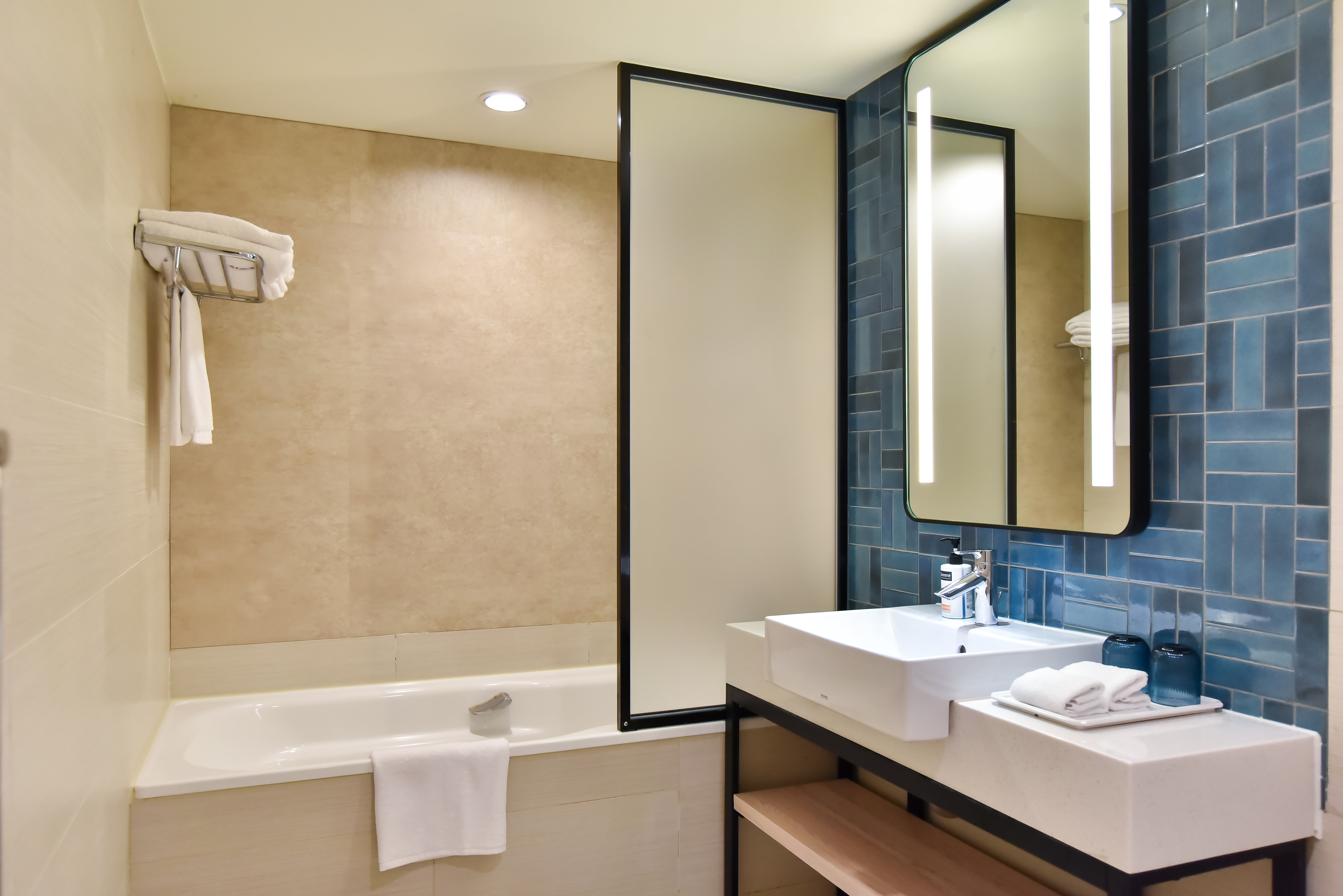 Holiday Inn Express Taipei Train Station 40/42