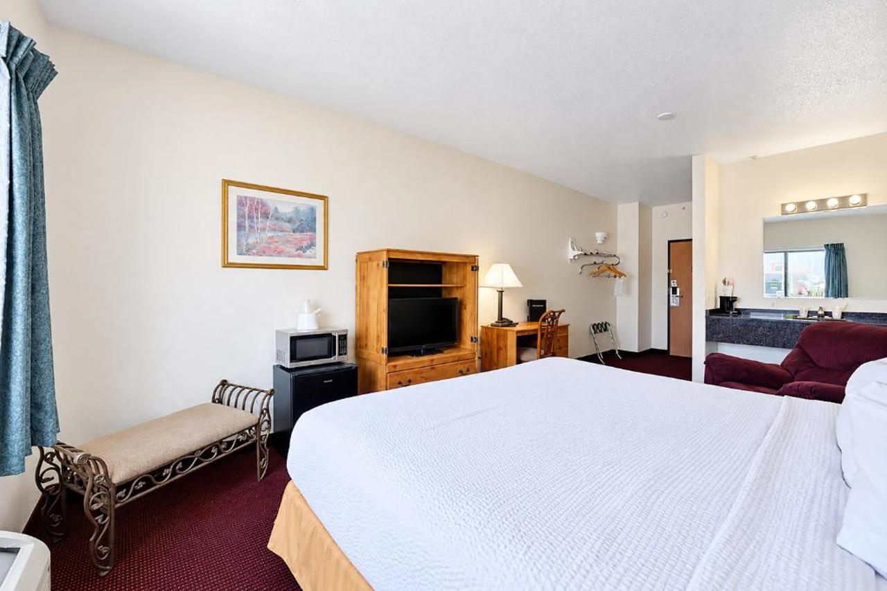 FairBridge Inn & Suites Williston, ND 8/33