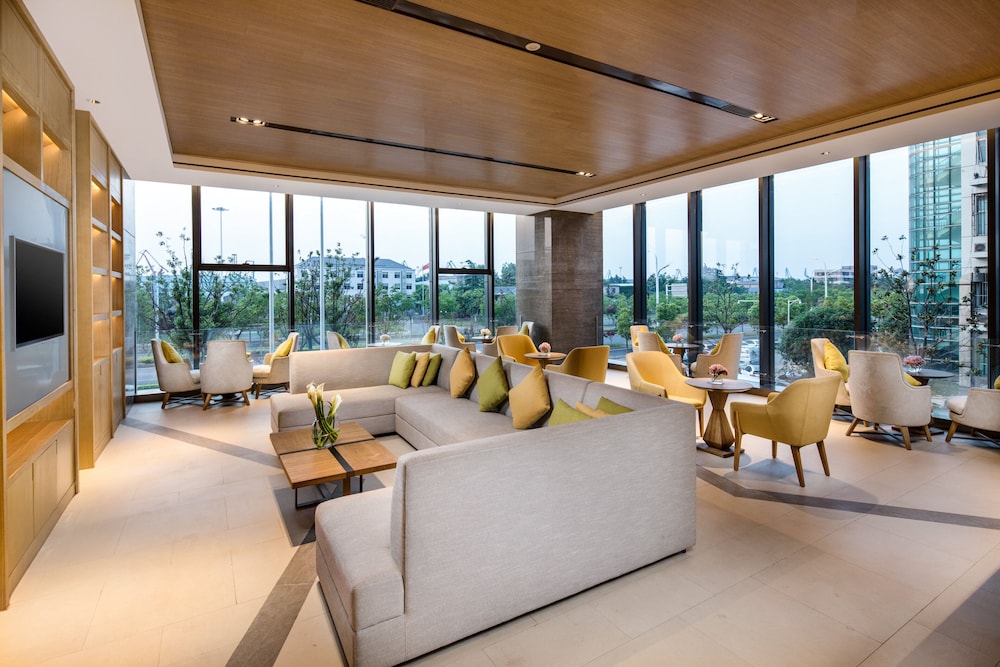 HOLIDAY INN NANJING HARBOUR 44/76