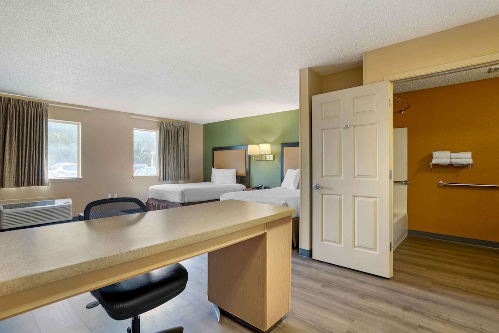 Extended Stay America Suites Houston Sugar Land 55/57