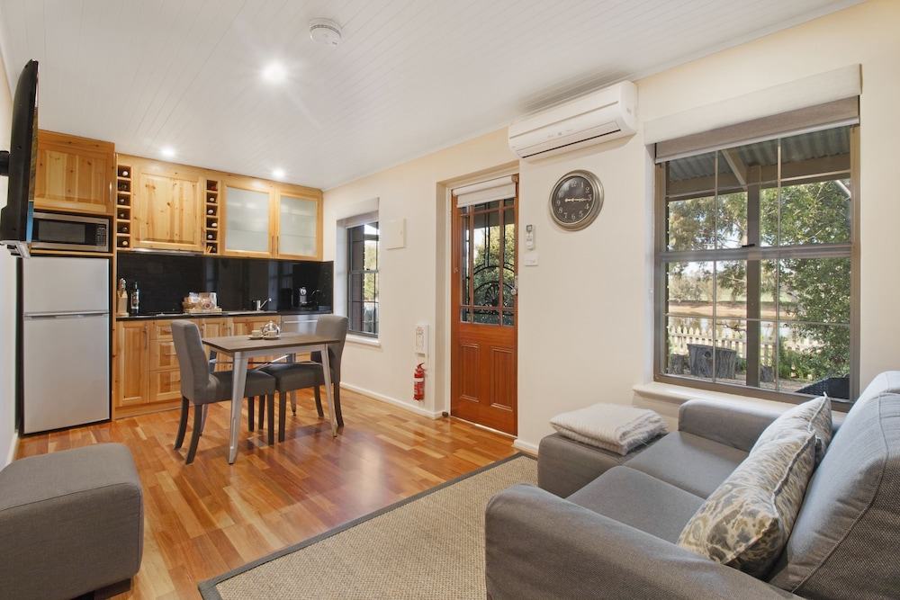 Stonewell Cottages & Vineyards 19/50