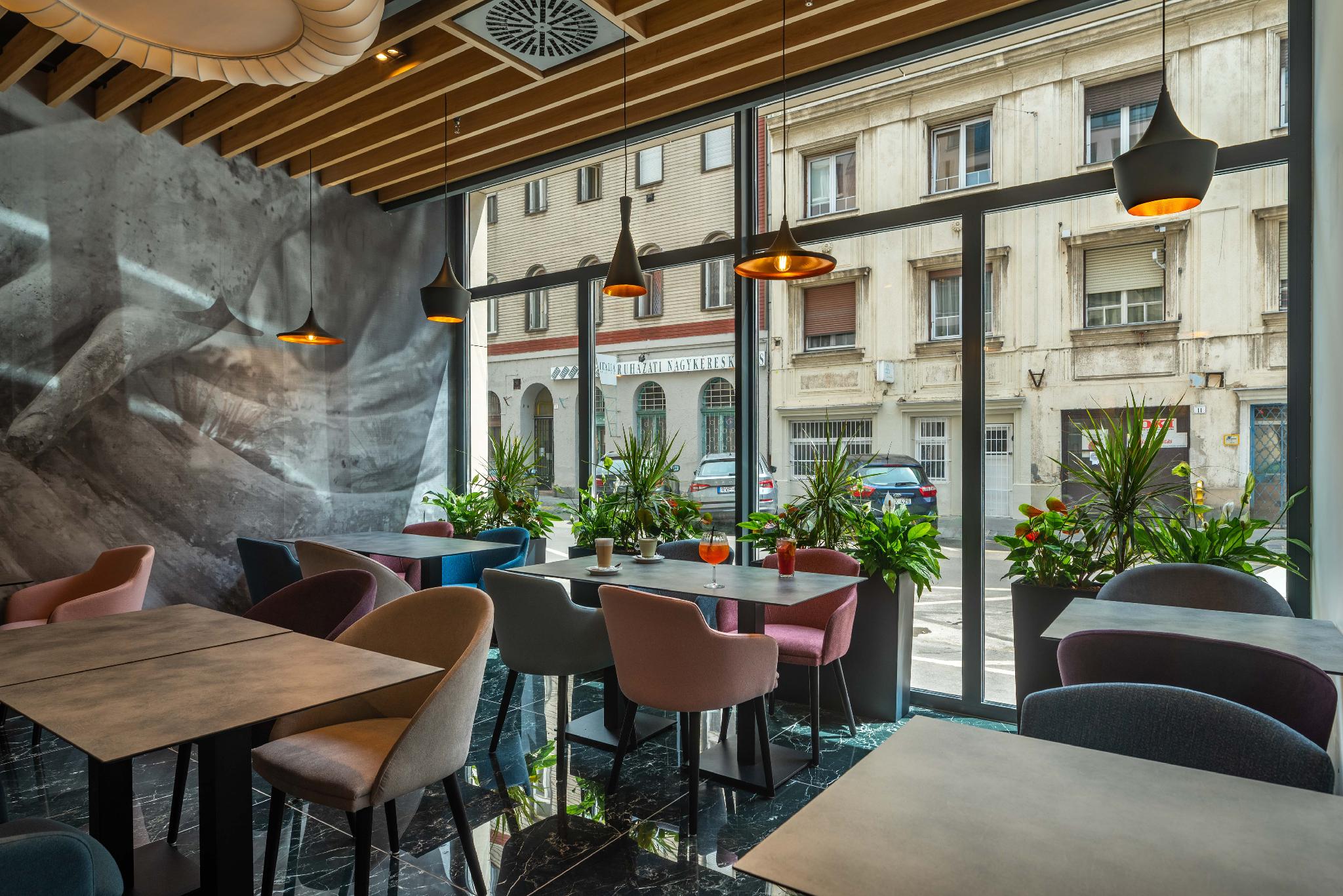 Onyx Luxury Budapest 24/28