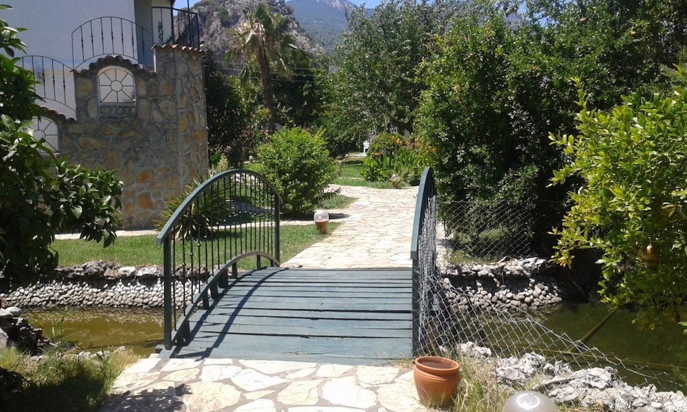 Club Mel Holiday Resort 24/48