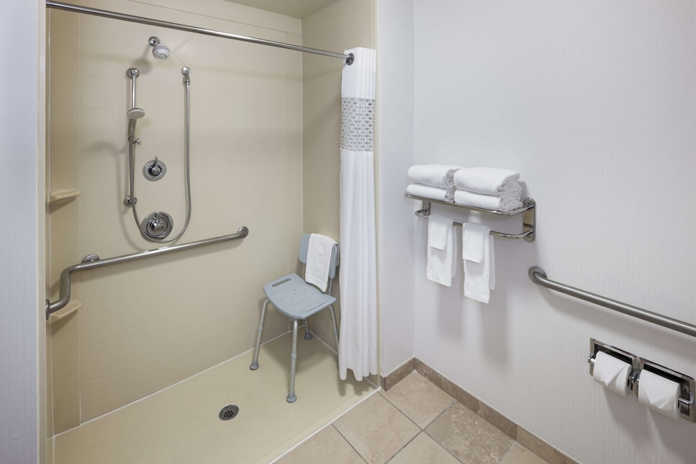 Hampton Inn Los Angeles-Orange County-Cypress 12/40