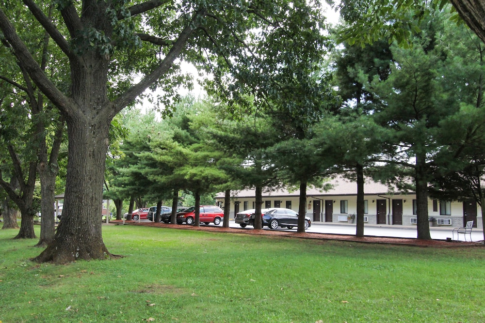 Affordable Corporate Suites Roanoke 45/50