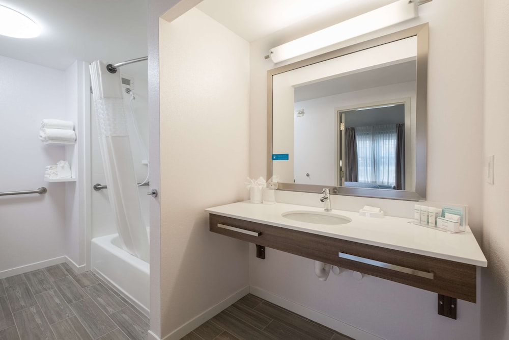 Hampton Inn Waterville 4/55