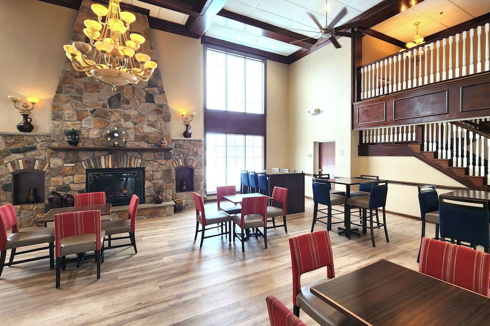 Comfort Inn & Suites Mount Pocono 39/50