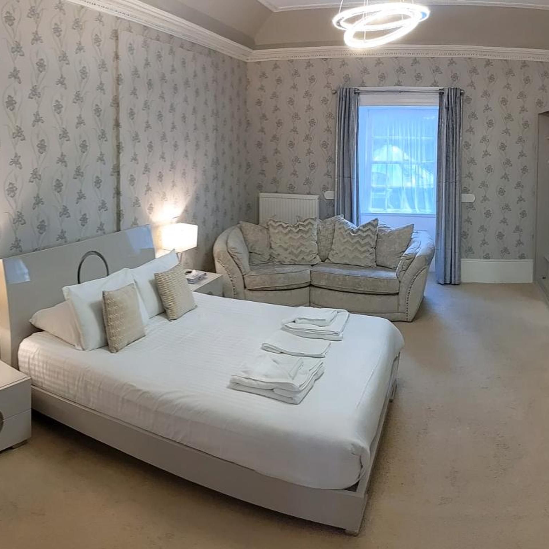 Suite, King Bed