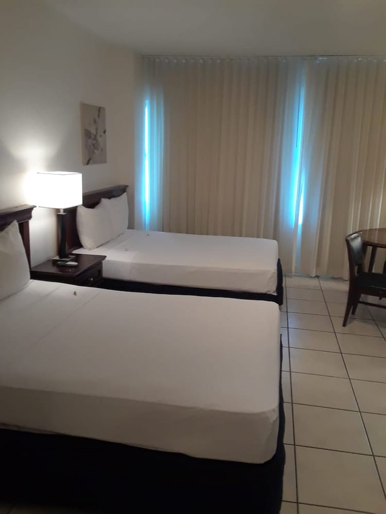 Ocean Front Casablanca Studios with FULL KITCHENS & Beach access By BL Rentals 19/50
