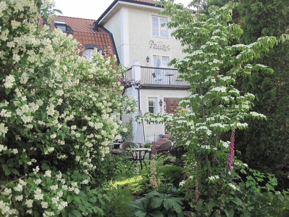Nya Pallas Hotel 40/50