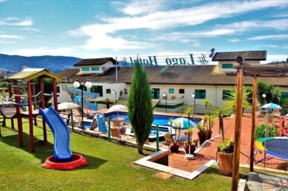 Summit Lago Hotel 46/62