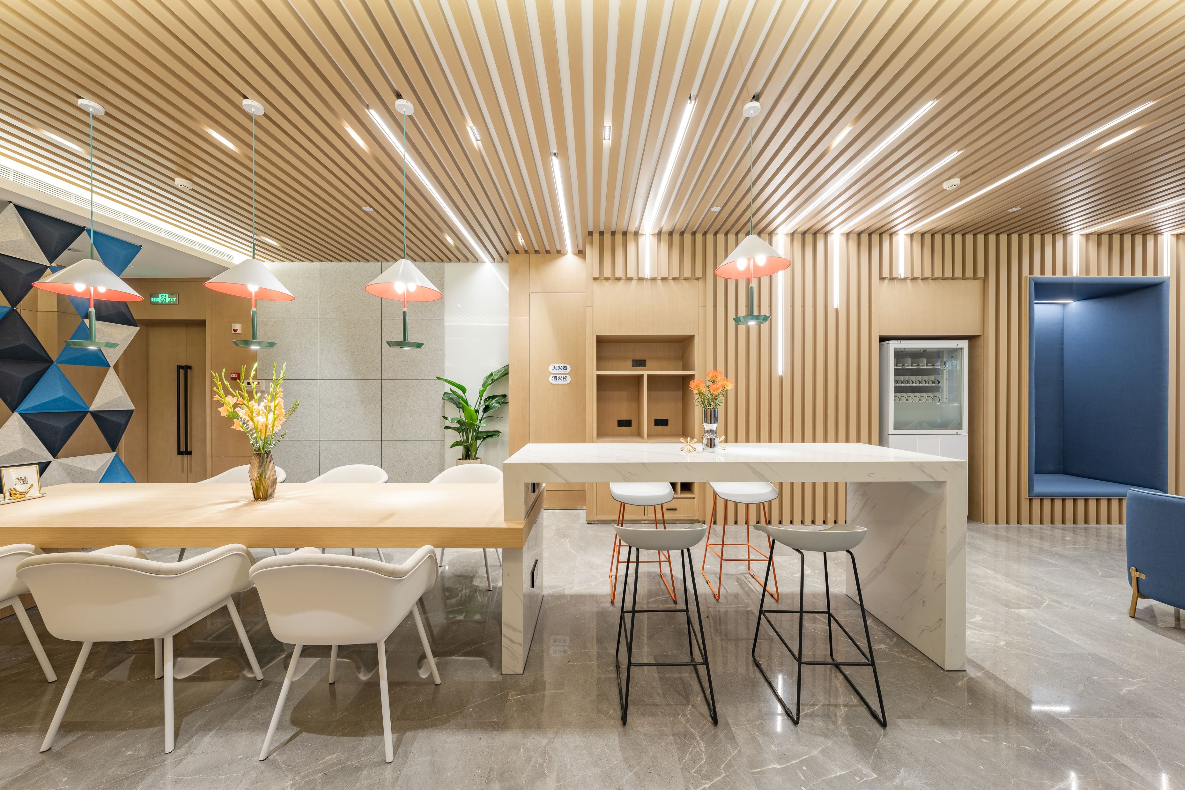 HOLIDAY INN EXPRESS Shanghai Expo Centre 44/50