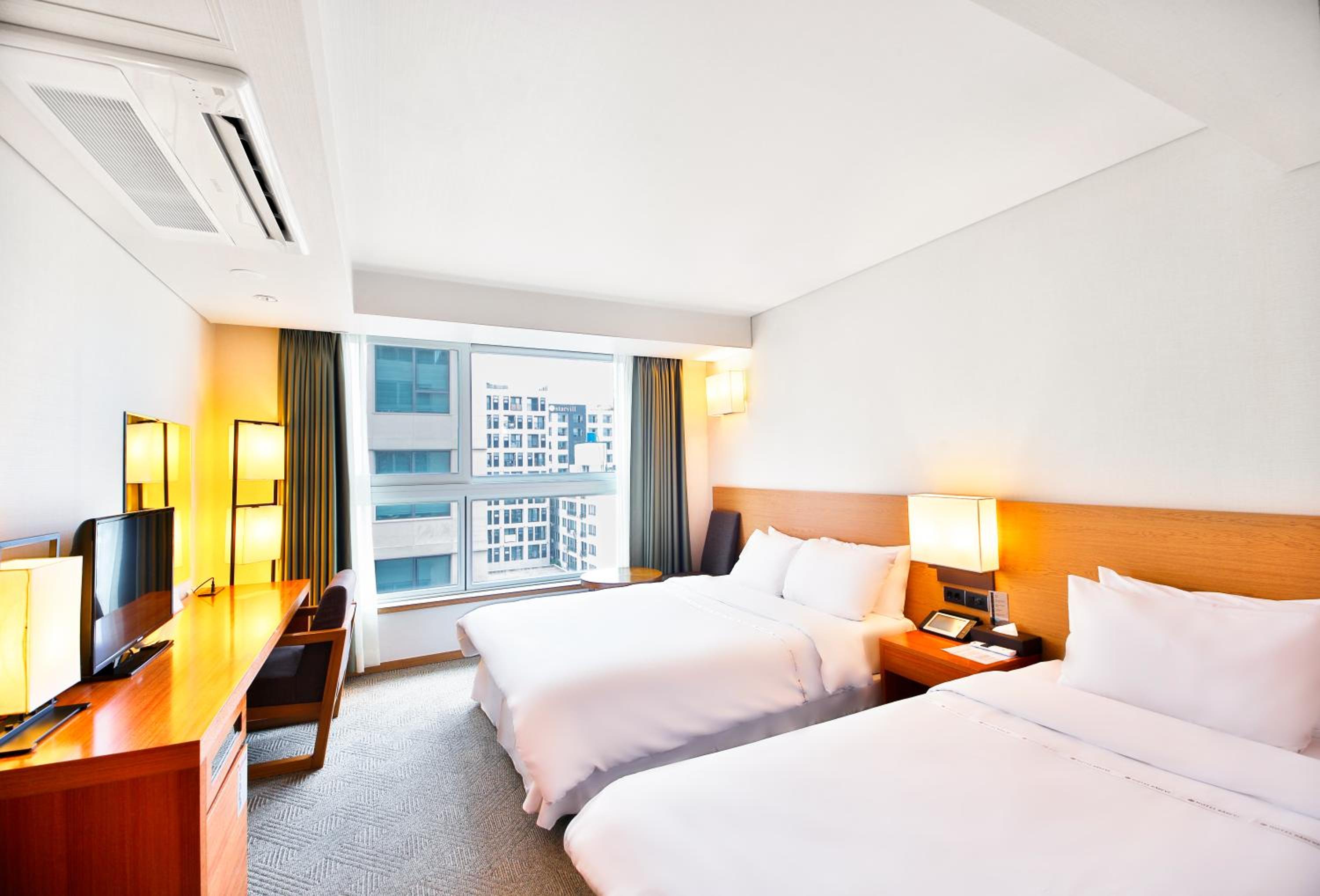 Room, Twin Beds