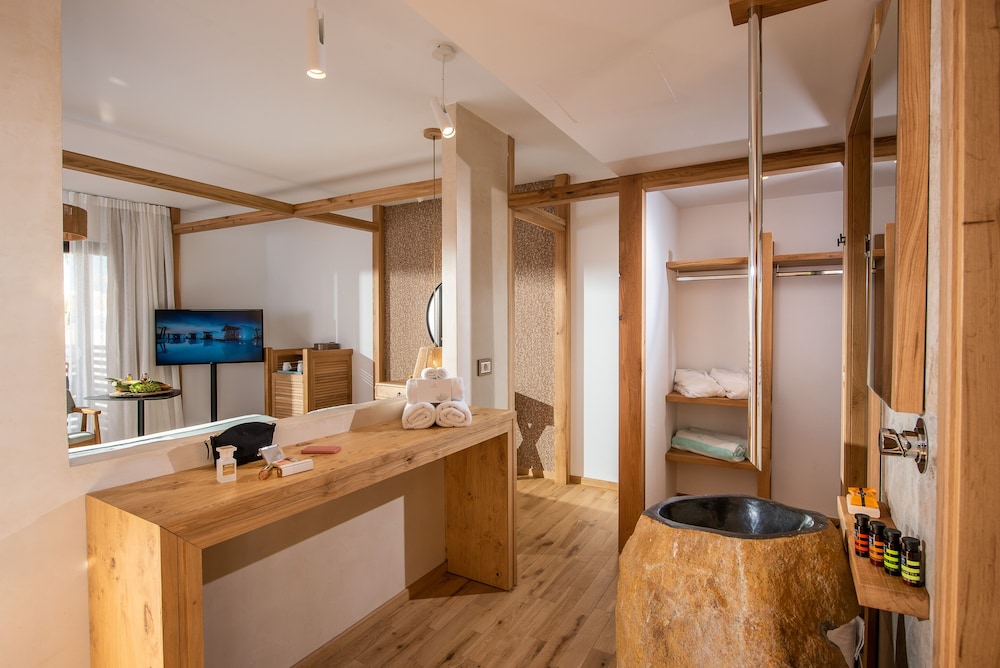 Stella Island Luxury Resort & Spa - Adults Only 12/78