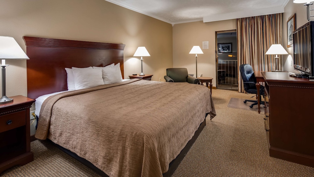 Best Western Plus Ahtanum Inn 12/49