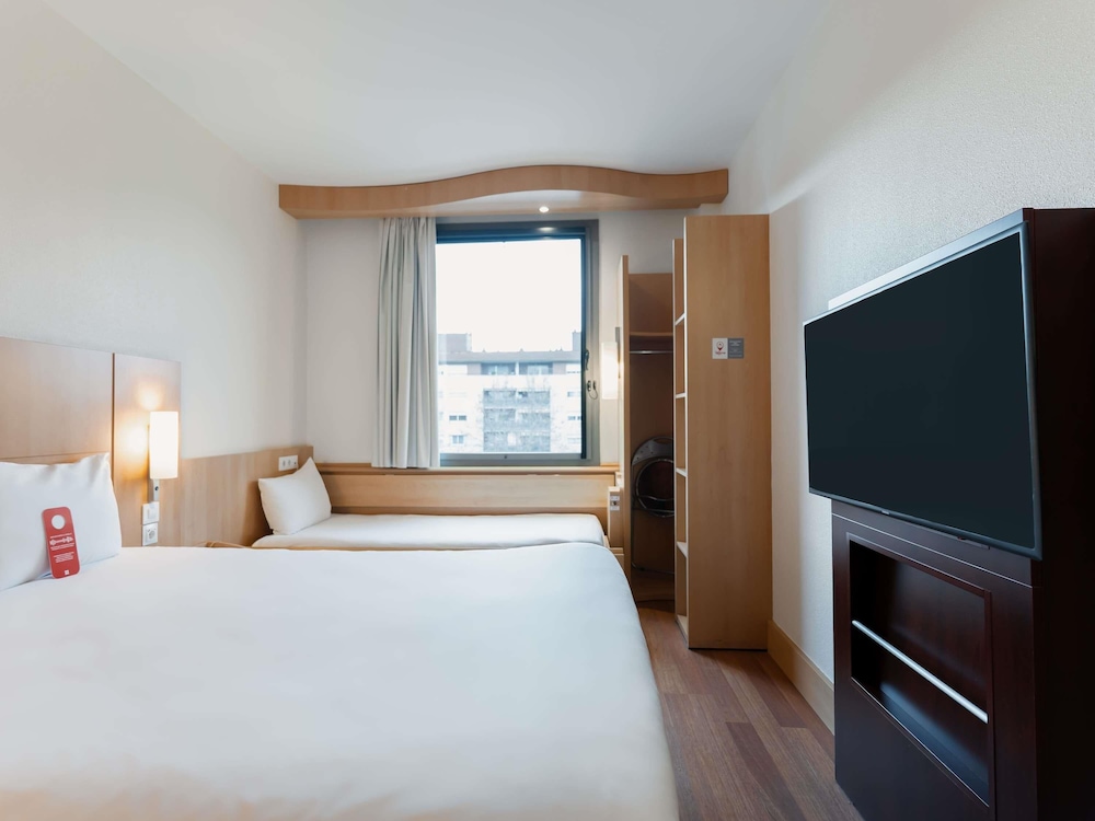 Ibis Barcelona Mollet 20/76