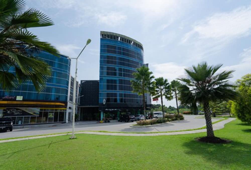 The Crew Hotel Kualanamu International Airport 2/22