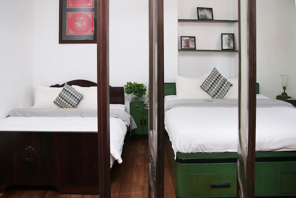 MUSEUM HOTEL 30/79