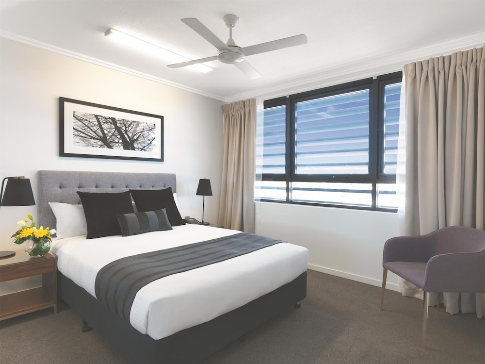 Oaks Mackay Carlyle Suites 19/55