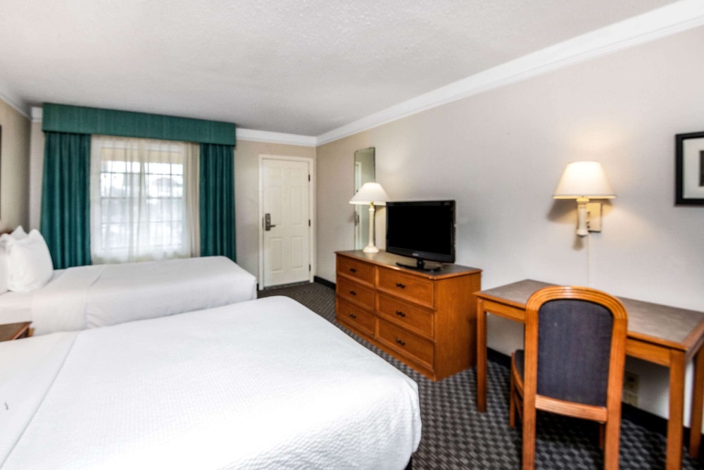 La Quinta Inn By Wyndham IH-10 West San Antonio TX 34/52