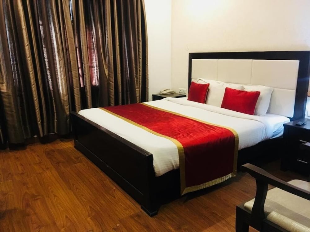 Hotel Ashiana Regency 7/45