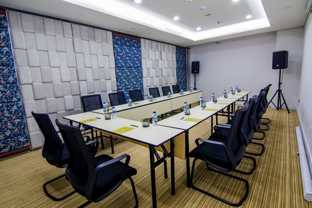 Jambuluwuk Thamrin Hotel 57/62