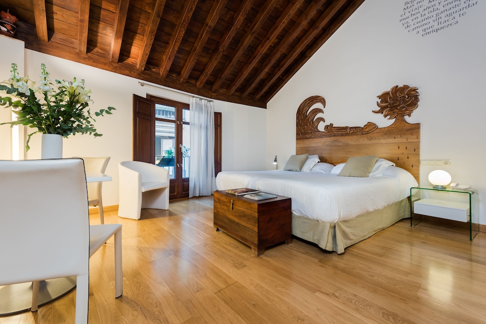 Gar Anat Hotel Boutique 17/81