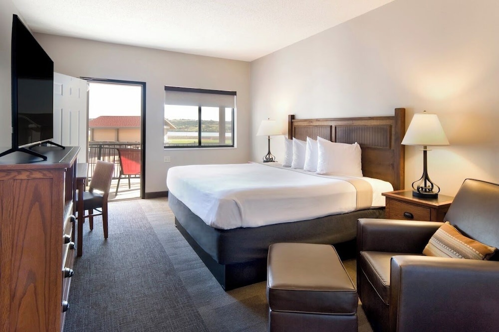 Deluxe, King Bed, Riverside, River View, Accessible