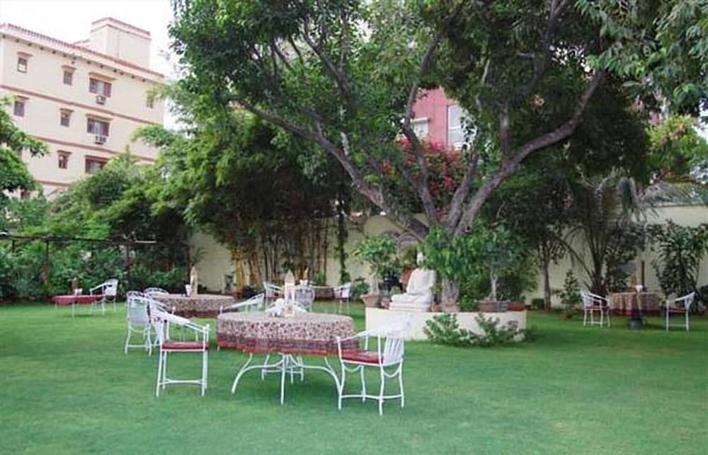 Anuraag Villa 59/65