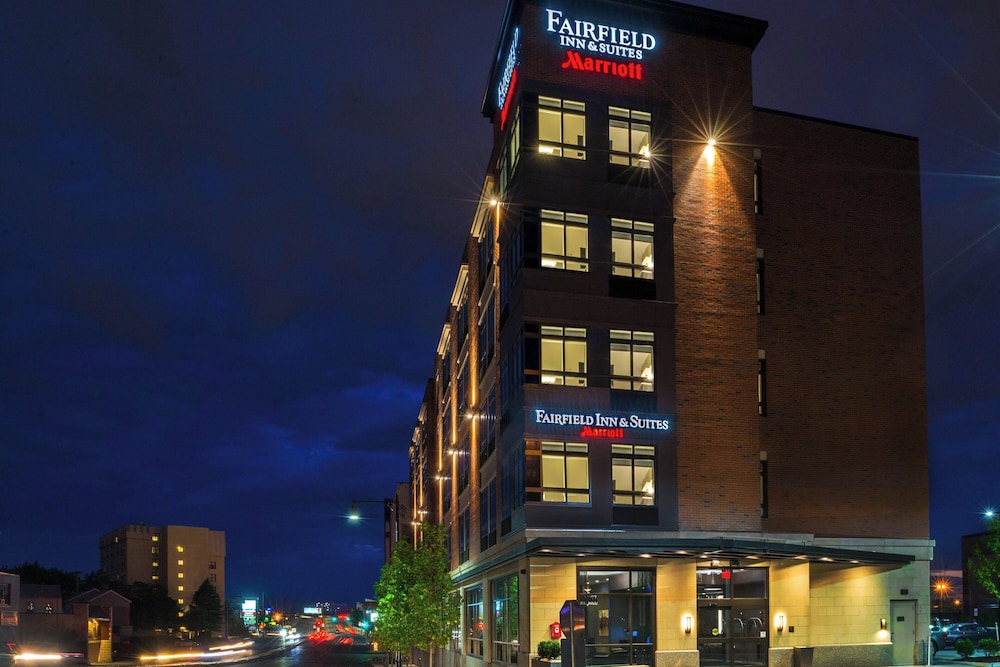 Fairfield Inn Suites Boston Cambridge in CAMBRIDGE - MA