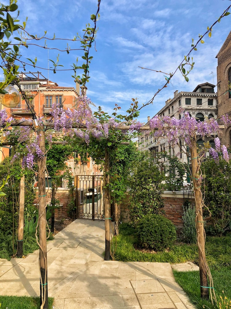 Madama Garden Retreat 43/50
