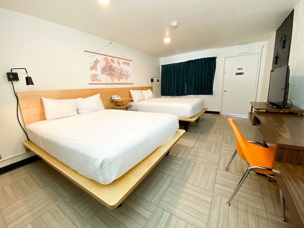 University Inn 33/63