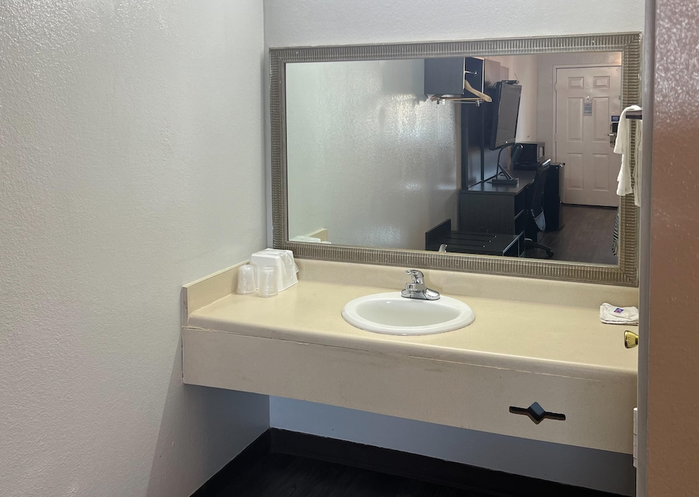 Motel6 Ozark, AR 24/24