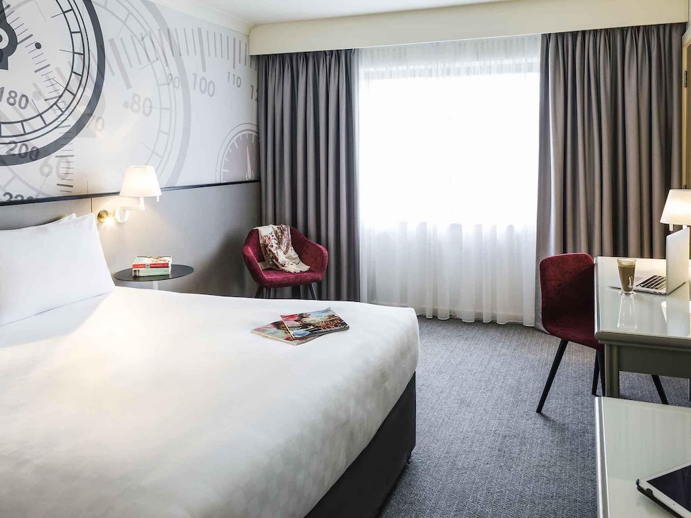 Mercure Dartford Brands Hatch Hotel & Spa 14/50