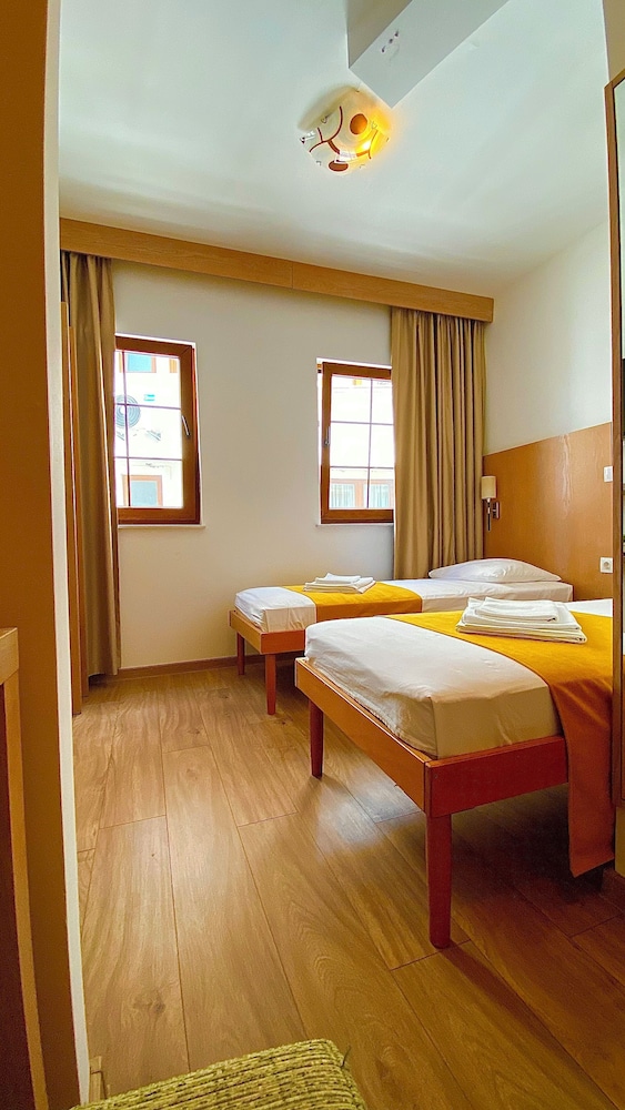 Economy, Double or Twin Bed, City View