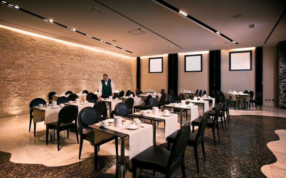 Regina Margherita Hotel 49/56