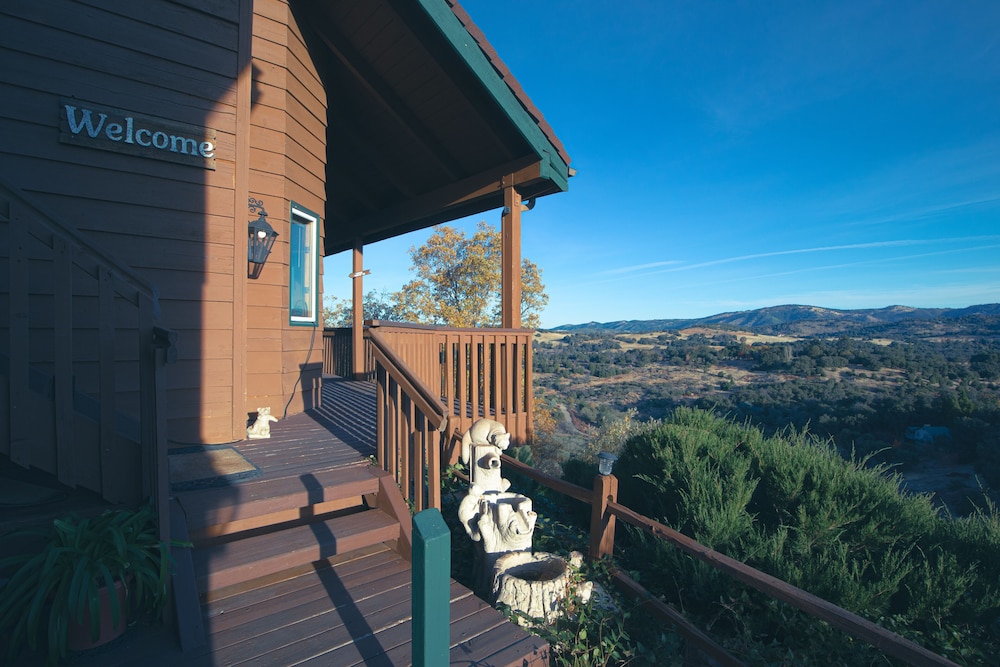Tucker Peak Lodge 40/64